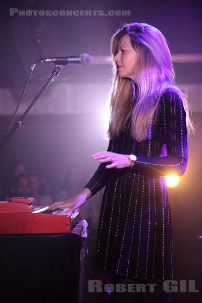 STILL CORNERS - 2019-05-21 - PARIS - Petit Bain - 